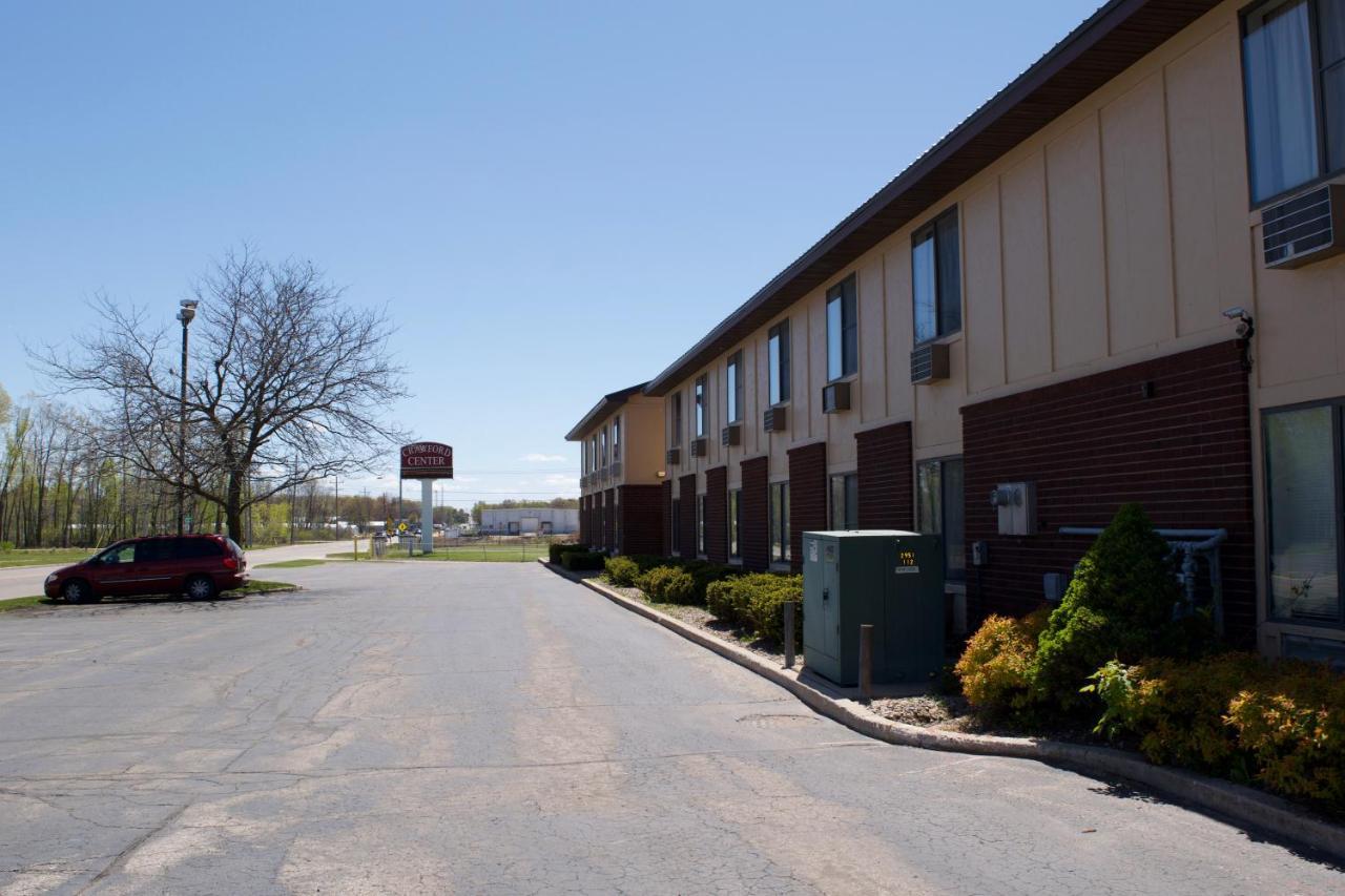 Amerivu Inn And Suites Shawano Wi Exterior foto